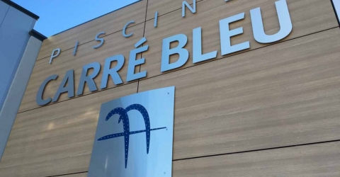 Piscine Carré bleu